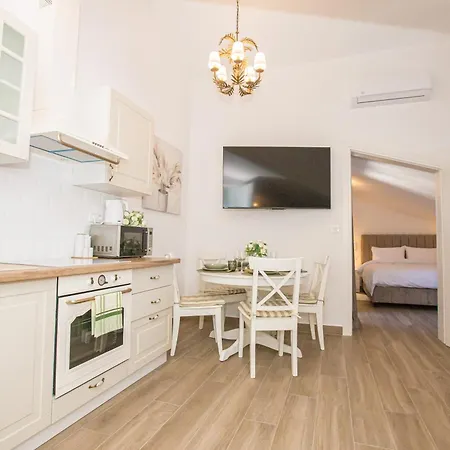 Mind And Apartment Porec